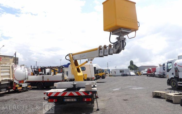 RENAULT MAXITY AVEC NACELLE MT202 – 20M – DIESEL – 3107 HEURES – 74699 KMS – ANNEE 2016 BLANC DZ-109-VC