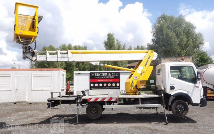 RENAULT MAXITY AVEC NACELLE MT202 – 20M – DIESEL – 3107 HEURES – 74699 KMS – ANNEE 2016 BLANC DZ-109-VC