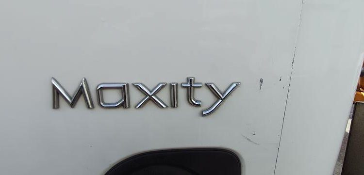 RENAULT MAXITY AVEC NACELLE MT202 – 20M – DIESEL – 3107 HEURES – 74699 KMS – ANNEE 2016 BLANC DZ-109-VC