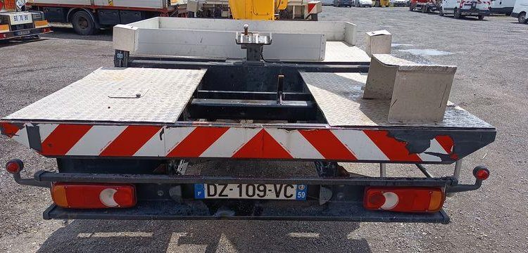 RENAULT MAXITY AVEC NACELLE MT202 – 20M – DIESEL – 3107 HEURES – 74699 KMS – ANNEE 2016 BLANC DZ-109-VC