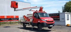 MULTITEL DAILY  AVEC NACELLE MULTITEL MX170 –  17 M -DIESEL –  4217 HEURES – 80787 KMS – ROUGE DZ-851-XJ