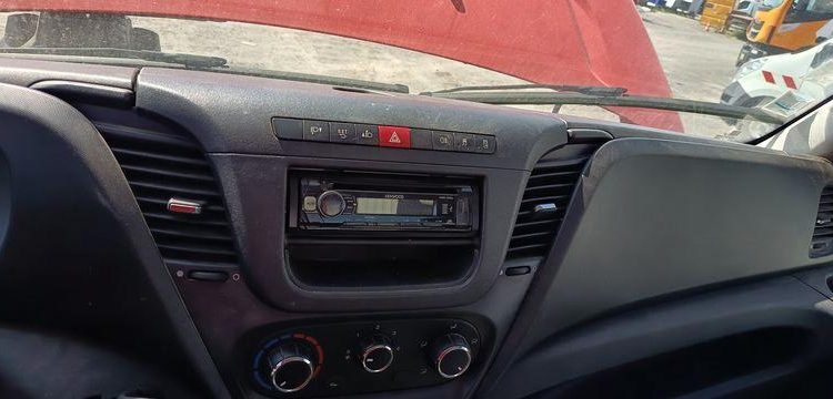 MULTITEL DAILY  AVEC NACELLE MULTITEL MX170 –  17 M -DIESEL –  4217 HEURES – 80787 KMS – ROUGE DZ-851-XJ