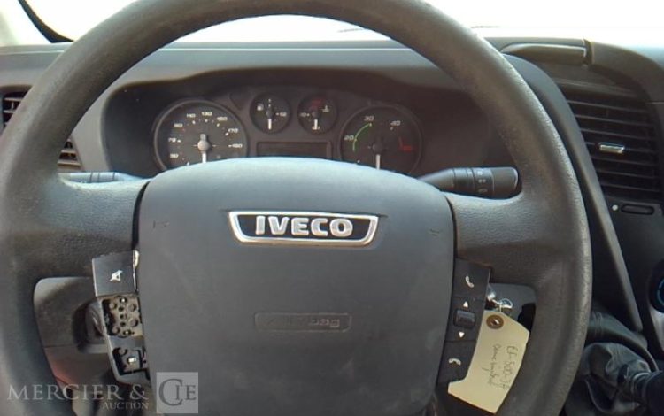 IVECO 35-130 BENNE SIMPLE CABINE COFFRE ROUGE EF-500-JA