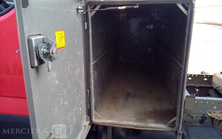 IVECO 35-130 BENNE SIMPLE CABINE COFFRE ROUGE EF-500-JA
