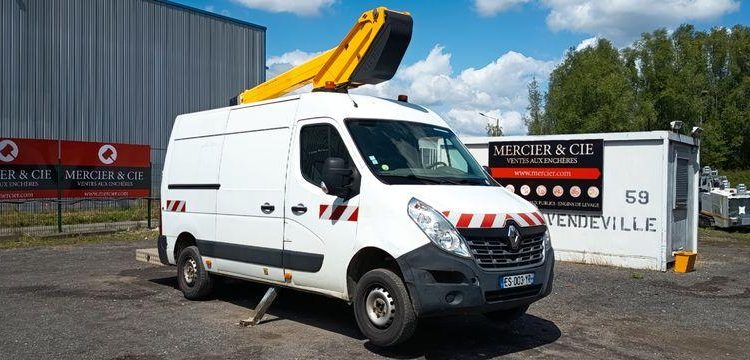 RENAULT MASTER 3 PHASE 2 2,3DCI 16V 130 CV AVEC NACELLE KLUBB K32 – DIESEL – 1261 HEURES BLANC ES-003-YR