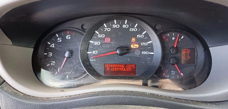 RENAULT MASTER 3 PHASE 2 2,3DCI 16V 130 CV AVEC NACELLE KLUBB K32 – DIESEL – 1261 HEURES BLANC ES-003-YR