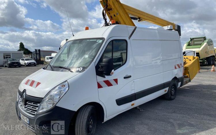 RENAULT MASTER 3 PHASE 2 2,3DCI 16V 130CV AVEC NACELLE KLUBB K32 – 10 M – 66014 KMS – BLANC ES-866-YQ