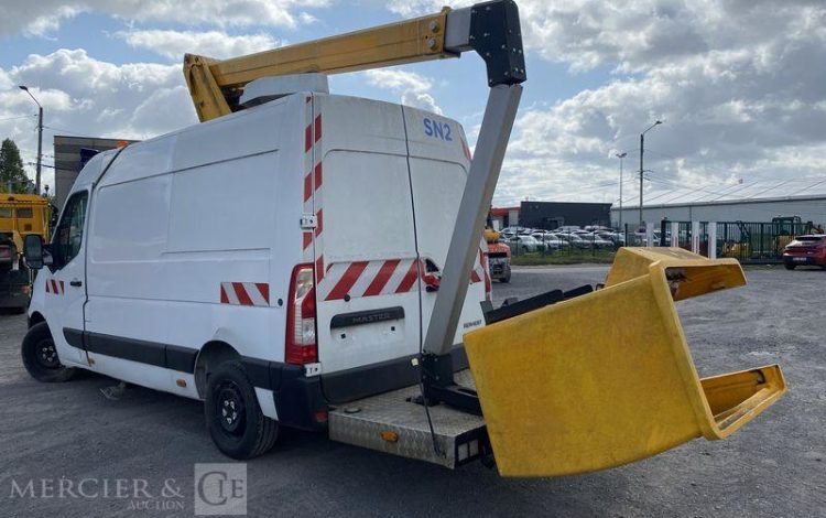 RENAULT MASTER 3 PHASE 2 2,3DCI 16V 130CV AVEC NACELLE KLUBB K32 – 10 M – 66014 KMS – BLANC ES-866-YQ