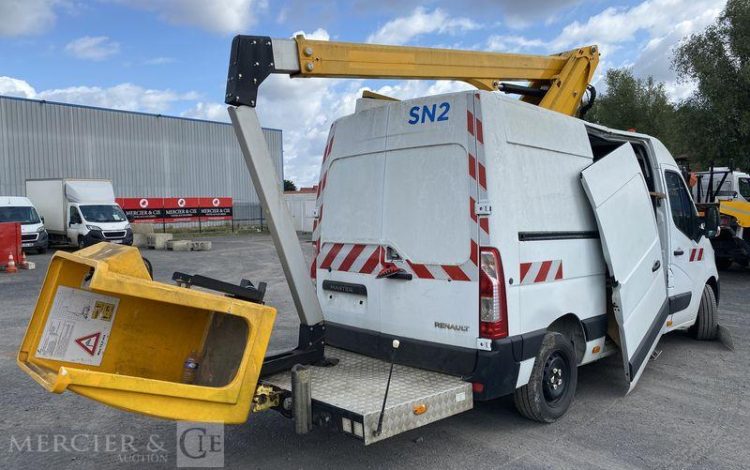 RENAULT MASTER 3 PHASE 2 2,3DCI 16V 130CV AVEC NACELLE KLUBB K32 – 10 M – 66014 KMS – BLANC ES-866-YQ