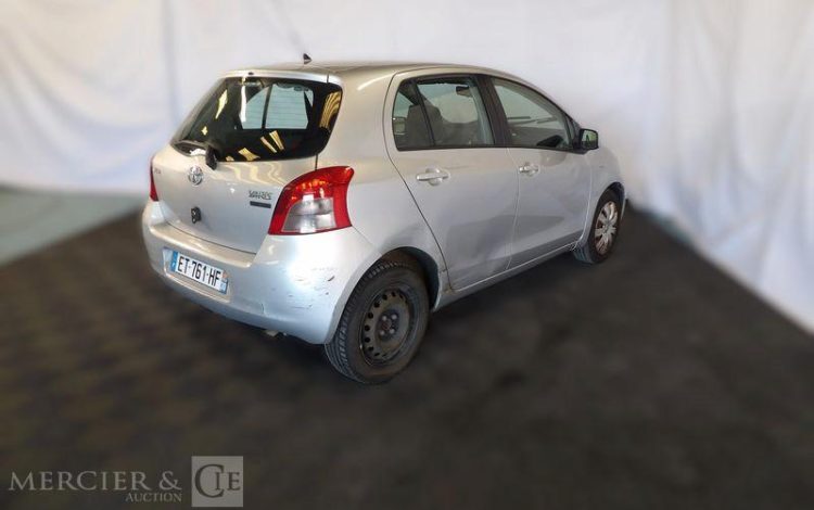 TOYOTA YARIS 1.3 VVTI 85CH NAVIMEDIA GRIS ET-761-HF