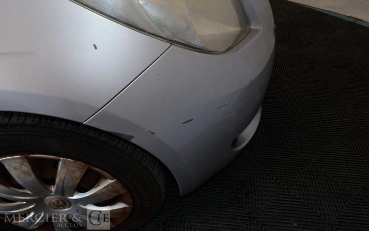 TOYOTA YARIS 1.3 VVTI 85CH NAVIMEDIA GRIS ET-761-HF