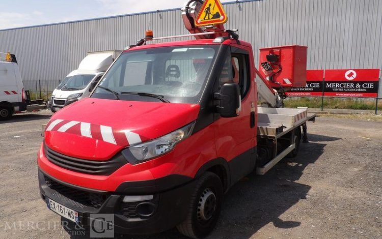 MULTITEL DAILY  AVEC NACELLE MULTITEL MT202 – 20M – DIESEL – 1203 HEURES – 45844 KMS – ROUGE EX-161-WS