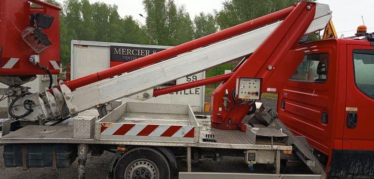 MULTITEL DAILY  AVEC NACELLE MULTITEL MT202 – 20M – DIESEL – 1203 HEURES – 45844 KMS – ROUGE EX-161-WS