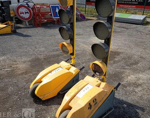 LOT DE 2 FEUX DE CHANTIER  FC1