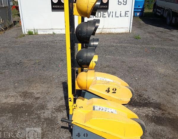 LOT DE 2 FEUX DE CHANTIER  FC1