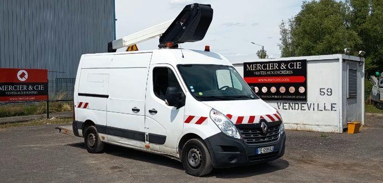RENAULT MASTER 3 PHASE 2 2,3DCI 16V 130CV AVEC NACELLE KLUBB K26 – 11 M  – 1370 HEURES – BLANC FE-658-BJ
