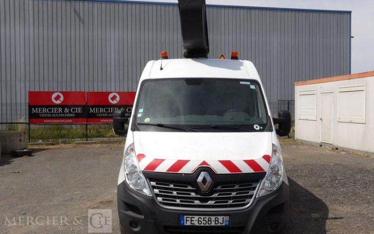 RENAULT MASTER 3 PHASE 2 2,3DCI 16V 130CV AVEC NACELLE KLUBB K26 – 11 M  – 1370 HEURES – BLANC FE-658-BJ