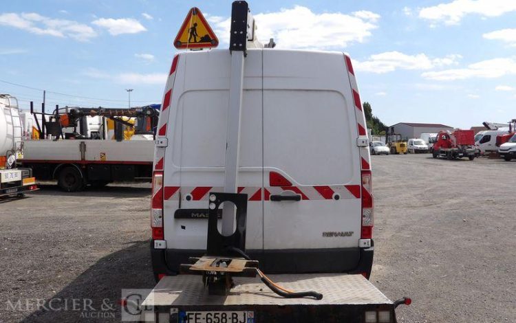 RENAULT MASTER 3 PHASE 2 2,3DCI 16V 130CV AVEC NACELLE KLUBB K26 – 11 M  – 1370 HEURES – BLANC FE-658-BJ
