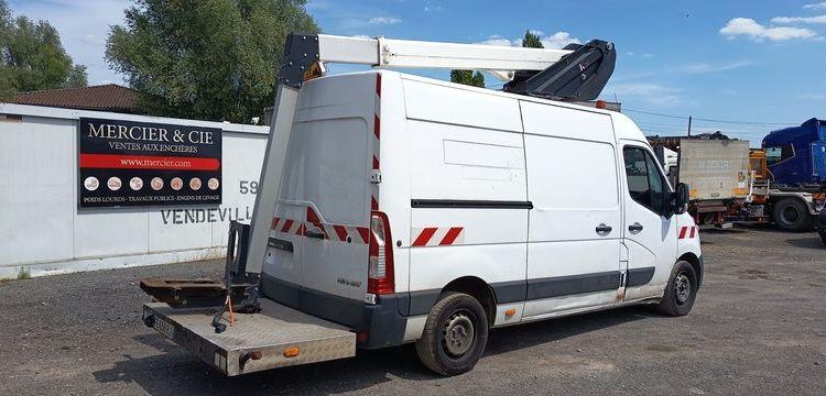 RENAULT MASTER 3 PHASE 2 2,3DCI 16V 130CV AVEC NACELLE KLUBB K26 – 11 M  – 1370 HEURES – BLANC FE-658-BJ