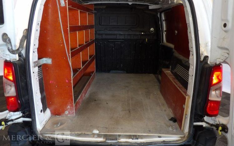 PEUGEOT PARTNER STANDARD GRIP 100  FJ-764-QH