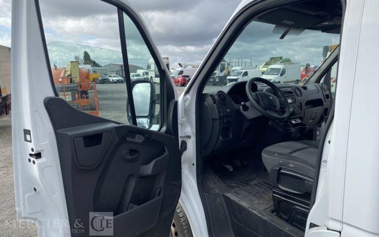 RENAULT MASTER AVEC FRIGO THERMOKING V300 MAX – DIESEL – 115618 KMS – ANNEE 2019 BLANC FK-823-QJ