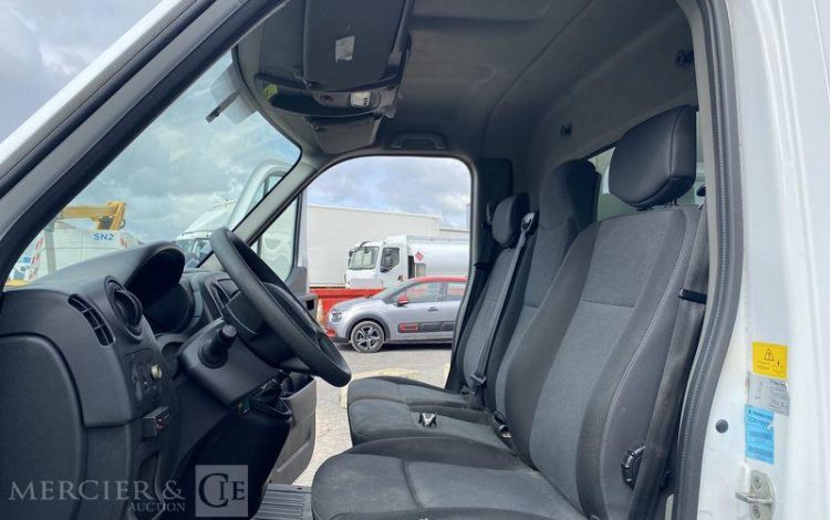 RENAULT MASTER AVEC FRIGO THERMOKING V300 MAX – DIESEL – 115618 KMS – ANNEE 2019 BLANC FK-823-QJ
