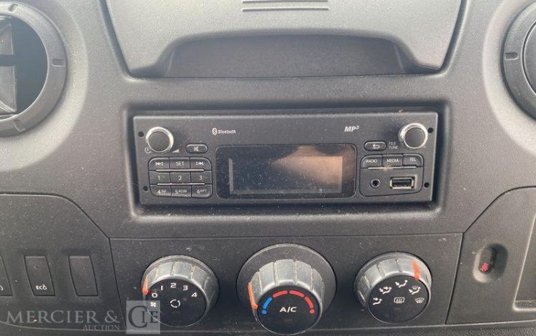 RENAULT MASTER AVEC FRIGO THERMOKING V300 MAX – DIESEL – 115618 KMS – ANNEE 2019 BLANC FK-823-QJ