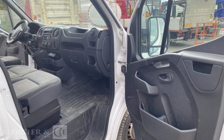 RENAULT MASTER AVEC FRIGO THERMOKING V300 MAX – DIESEL – 115618 KMS – ANNEE 2019 BLANC FK-823-QJ