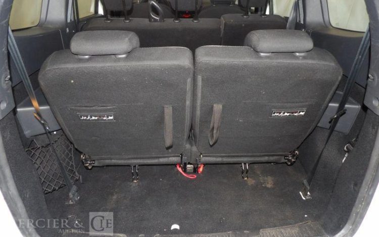 DACIA LODGY 1.5 BLUEDCI 95CH ESSENTIEL BLANC FN-885-XE