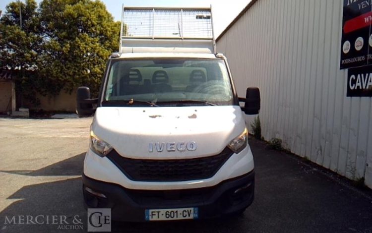 IVECO 35-160 BENNE SIMPLE CABINE COFFRE BLANC FT-601-CV