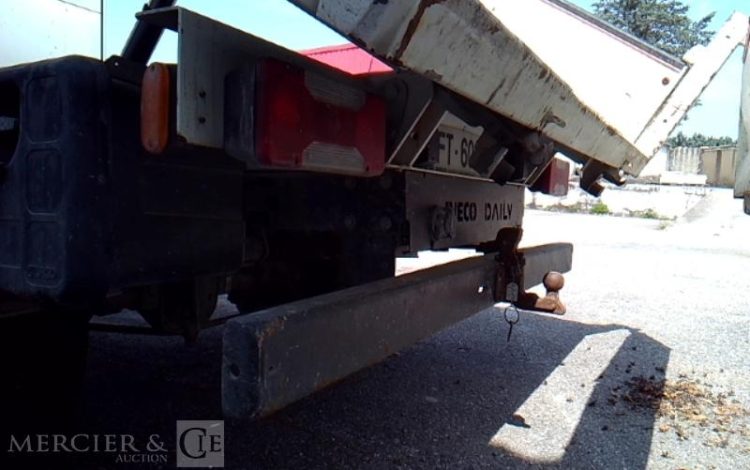 IVECO 35-160 BENNE SIMPLE CABINE COFFRE BLANC FT-601-CV