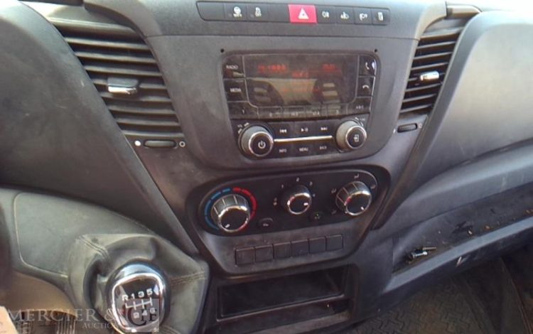 IVECO 35-160 BENNE SIMPLE CABINE COFFRE BLANC FT-601-CV