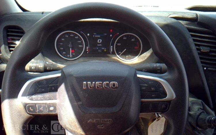 IVECO 35-160 BENNE SIMPLE CABINE COFFRE BLANC FT-601-CV