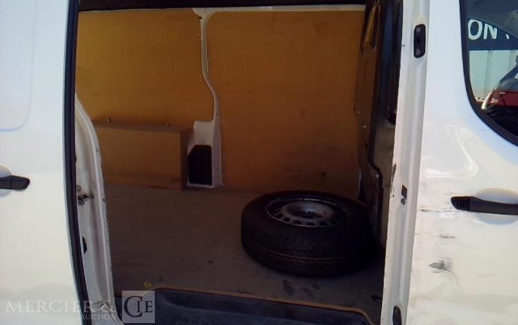 CITROEN E-JUMPY 75KWH BLANC FY-763-ZR
