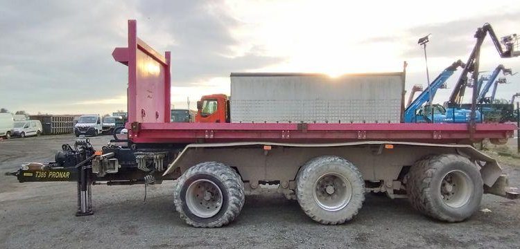 PRONAR REMORQUE AGRICOLE T386 AVEC PLATEAU AMPLIROLL – PTAC : 30T  GE-866-KN