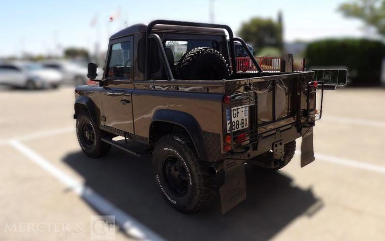 LAND ROVER DEFENDER MARRON GF-288-BX