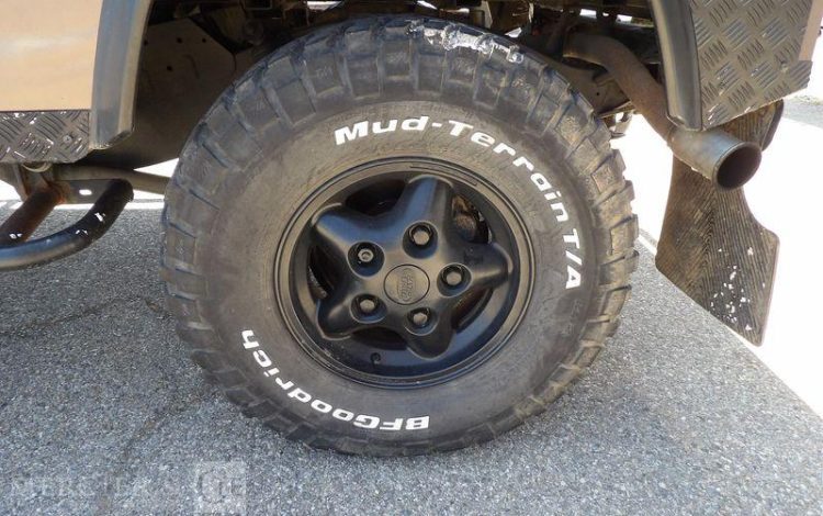 LAND ROVER DEFENDER MARRON GF-288-BX