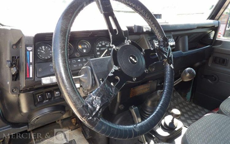 LAND ROVER DEFENDER MARRON GF-288-BX