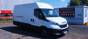 IVECO DAILY 6 FOURGON 35S14 2,3 D 16V 136CV – DIESEL – 77481 KMS – ANNEE 2022 BLANC GF-317-PX