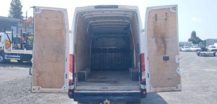IVECO DAILY 6 FOURGON 35S14 2,3 D 16V 136CV – DIESEL – 77481 KMS – ANNEE 2022 BLANC GF-317-PX