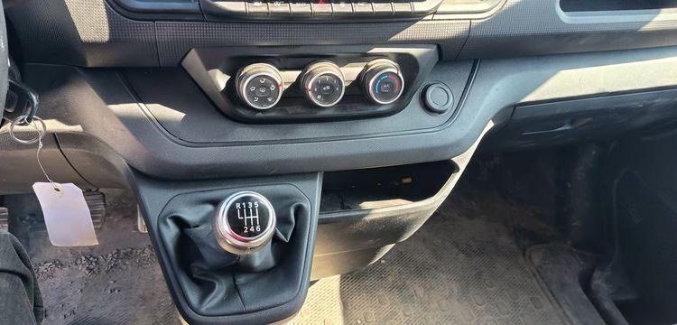 RENAULT TRAFIC 2.0 BLUEDCI 110 28 L1H1 CONFORT BLANC GH-127-RK