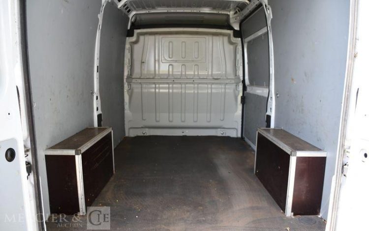 PEUGEOT BOXER 335 2.2 BLUEHDI 165 L2H2 ASPHALT BLANC GP-811-QG