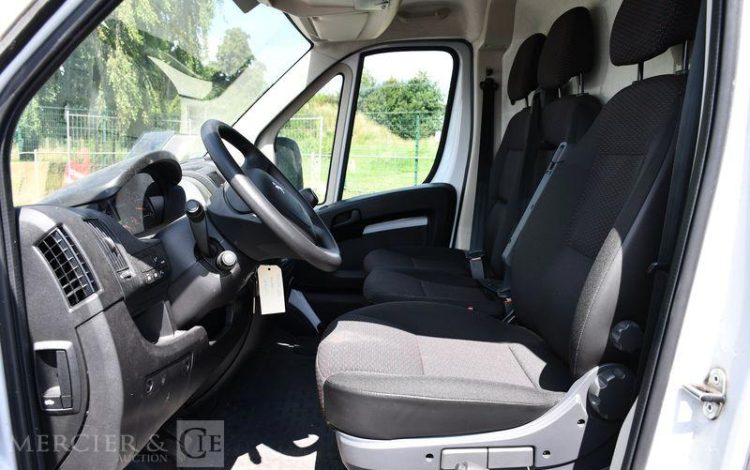 PEUGEOT BOXER 335 2.2 BLUEHDI 165 L2H2 ASPHALT BLANC GP-811-QG