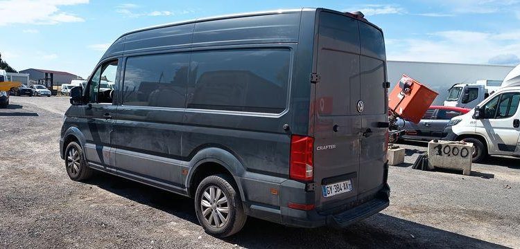 VOLKSWAGEN CRAFTER GRIS GY-384-AX
