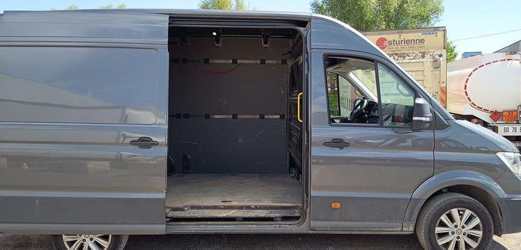 VOLKSWAGEN CRAFTER GRIS GY-384-AX