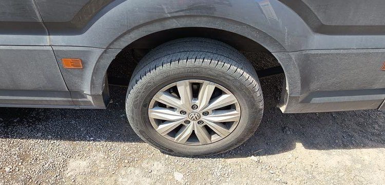 VOLKSWAGEN CRAFTER GRIS GY-384-AX