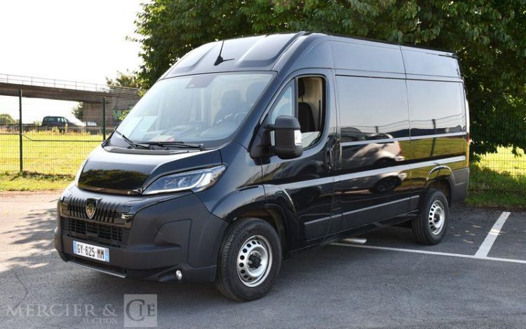 PEUGEOT BOXER FOURGON 335 L2H2 2.2 BLUEHDI 180ch EAT NOIR GY-625-MM