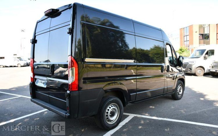 PEUGEOT BOXER FOURGON 335 L2H2 2.2 BLUEHDI 180ch EAT NOIR GY-625-MM