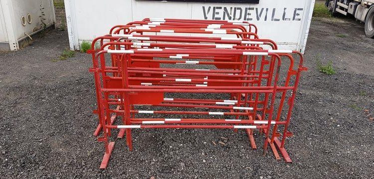 LOT DE PANNEAUX DE SIGNALISATION  PDN49