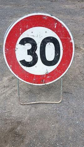 LOT DE PANNEAUX DE SIGNALISATION  PDN49